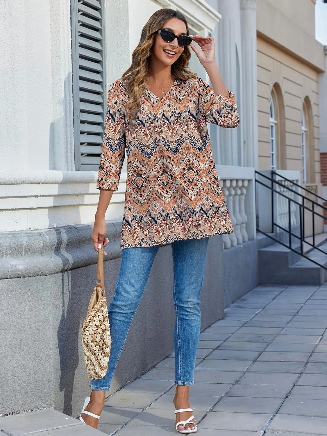 HDLTE 3/4 Length Sleeve Womens Tops V Neck Loose Fit Flowy Oversized Tshirts Floral Swing Flare Tunics